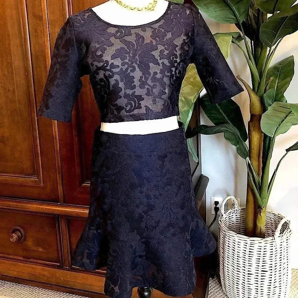 J.O.A Los Angels lace crop top and skirt size S/M